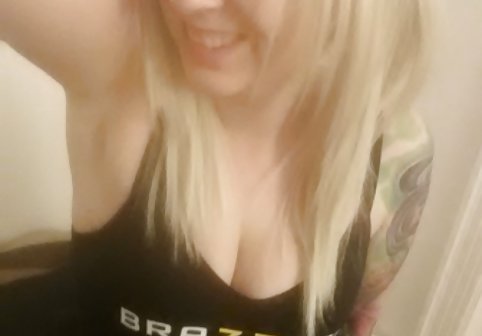 21Sextreme بازیگوش دانلود فيلم سكسي داستاني GILF و نوجوان ناز لزبین Makeout & Lick